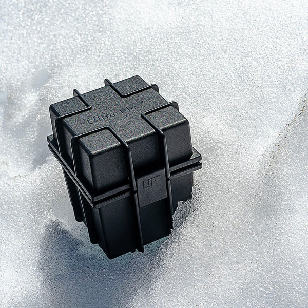 Ultra Pro (UP) - Waterproof Black Box / Wasserdichte schwarze Deck Box