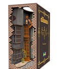 Harry Potter Tiny Adventures Book Nook Mini-Diorama Winkelgasse 23 cm