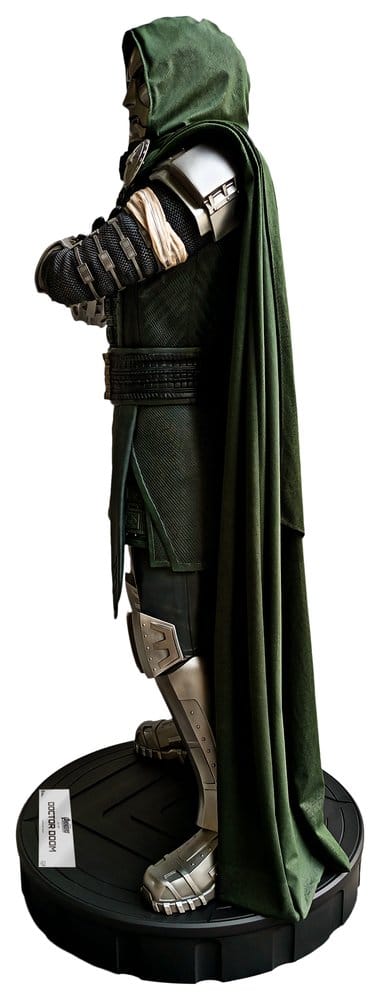 Marvel Avengers: Doomsday Lebensgroße Statue Doctor Doom 198 cm