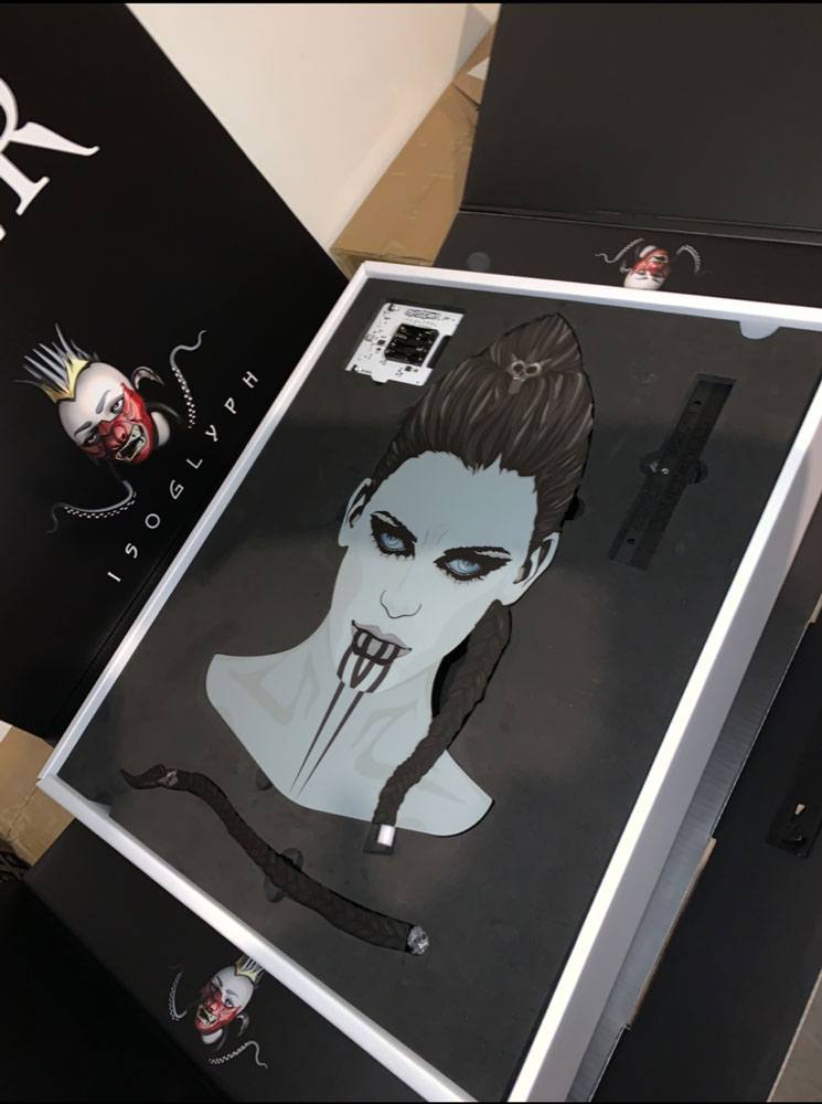 Court of the Dead Interaktiver Wandschmuck Kier Isoglyph 111 cm