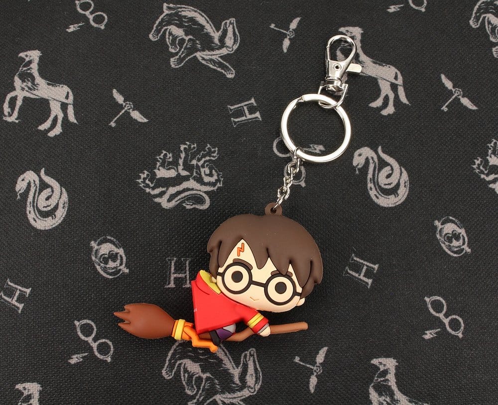 Harry Potter Gummi-Schlüsselanhänger Harry auf Besen 7 cm