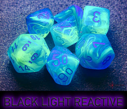 Chessex - Festive Waterlily/white Polyhedral 7-Dice Set