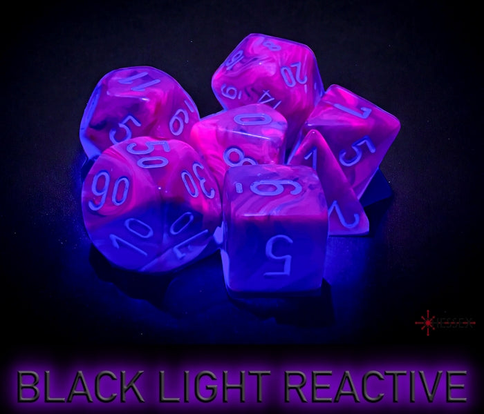 Chessex - Festive Violet/white Polyhedral 7-Dice Set
