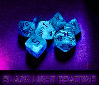 Chessex - Ghostly Glow Pink/silver Polyhedral 7-Dice Set