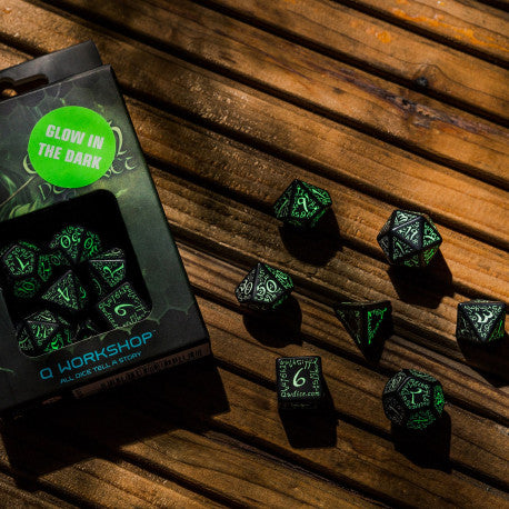 Q Workshop - Elvish: Black & glow-in-the-dark 7pc RPG Dice Set