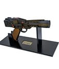 Battlestar Galactica Prop Replik 1/1 Colonial Blaster Limited Edition
