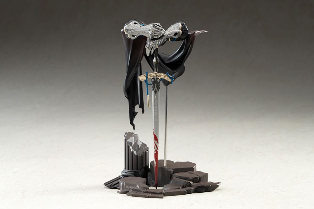 Reverse: 1999 Limepie Series PVC Statue Knight 17 cm