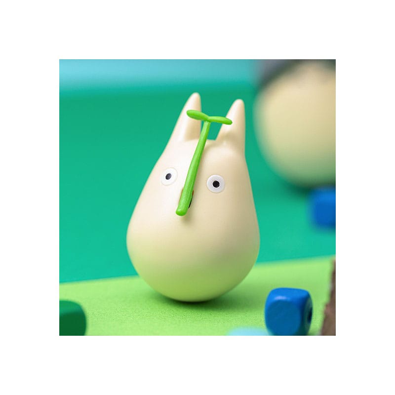 Mein Nachbar Totoro Figur mit rundem Boden Small Totoro with leaf 5 cm