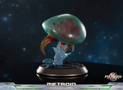 Metroid Prime PVC Figur Metroid (Standard) (Glow in the Dark) 21 cm