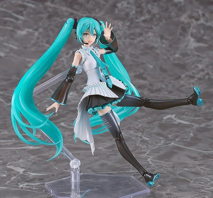 Character Vocal Series 01: Hatsune Miku Plamatea Plastic Model Kit Happy 16th Birthday Ver. 16 cm