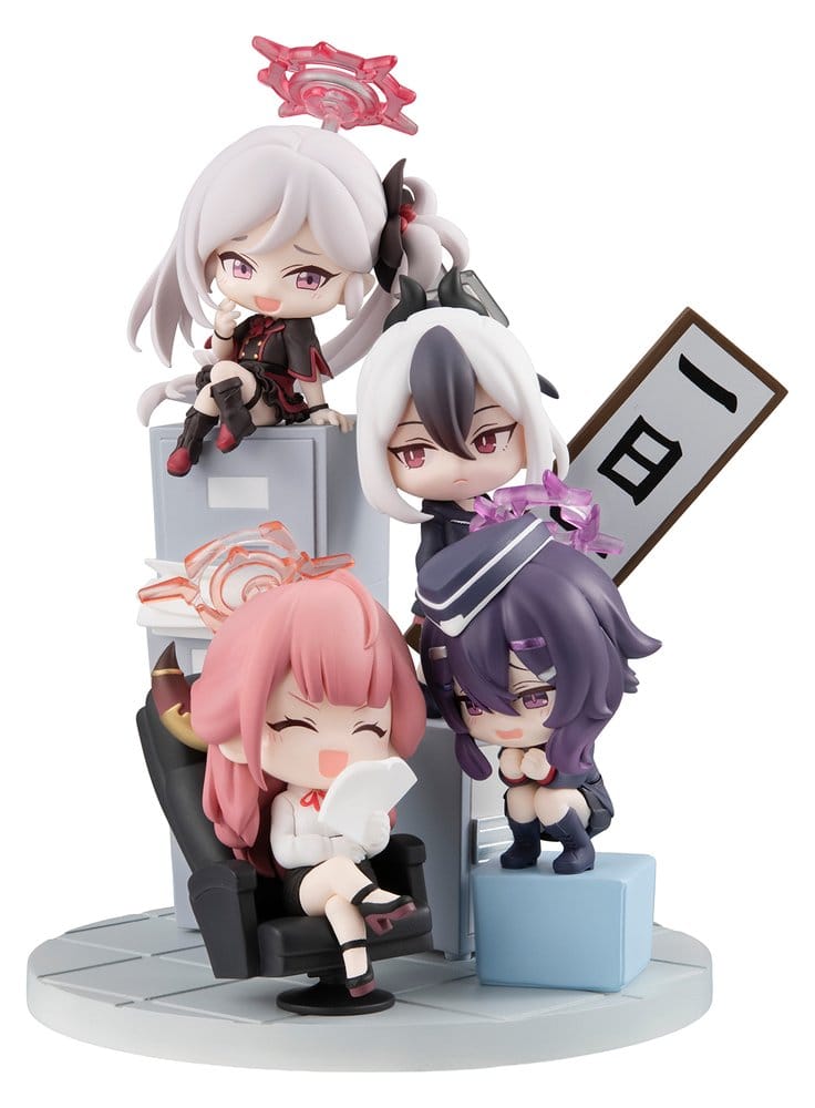 Blue Archive FigUnity PVC Figur 14 cm (with gift)