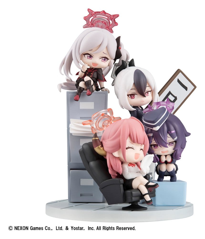 Blue Archive FigUnity PVC Figur 14 cm (with gift)