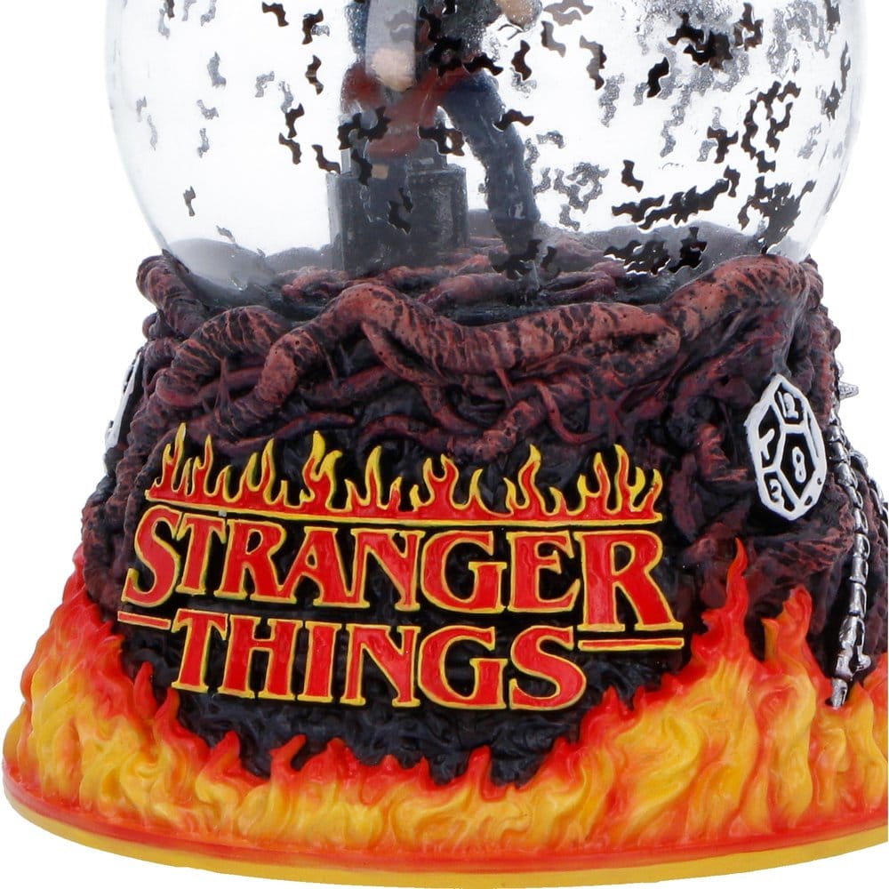 Stranger Things Schneekugel Eddie's Sacrifice 14 cm