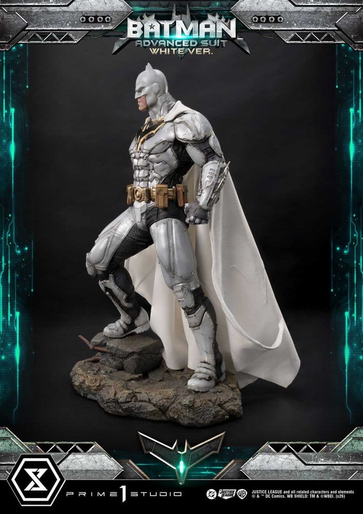 DC Comics Ultimate Museum Masterline Statue Batman Advanced Suit White Version (Design By Josh Nizzi) 51 cm