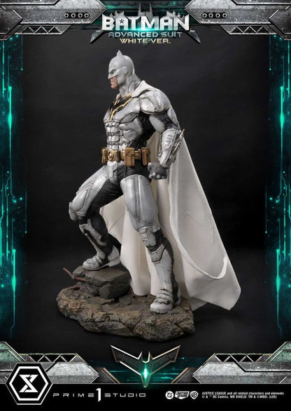 DC Comics Ultimate Museum Masterline Statue Batman Advanced Suit White Version (Design By Josh Nizzi) 51 cm