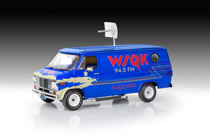 Stranger Things Modellbausatz 1/25 Squawk Van (Aqua Color) 21 cm